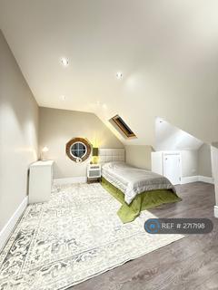 1 bedroom in a house share to rent, Cottenham Park Road, London, SW20