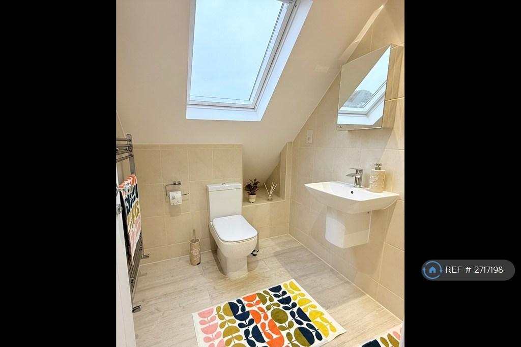 Room 2 Bathroom