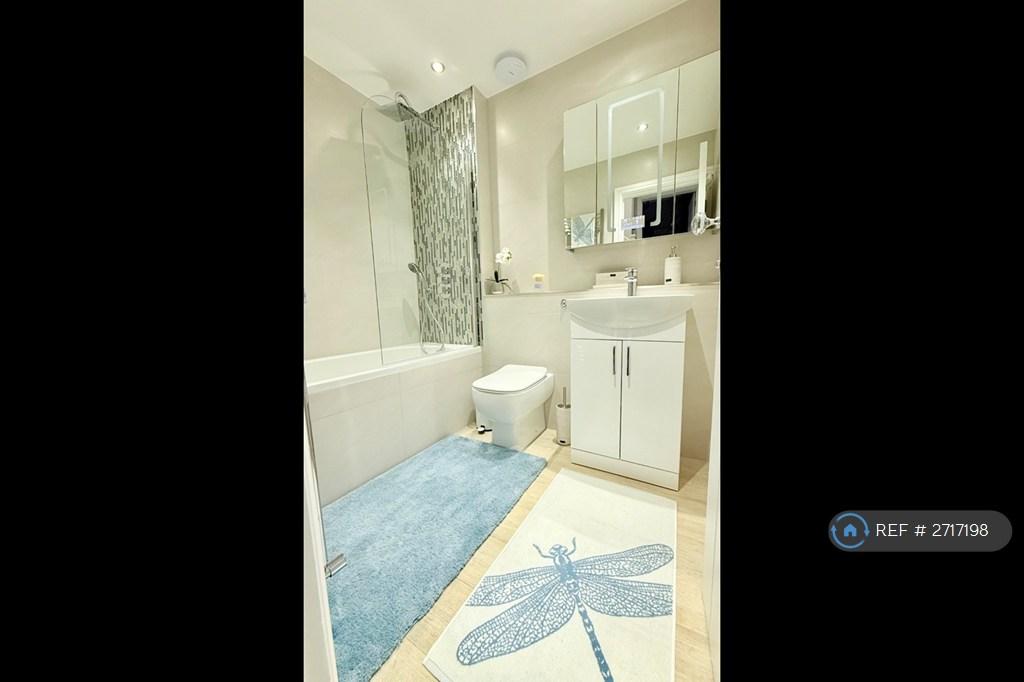 Bathroom Rooms 3&amp;4