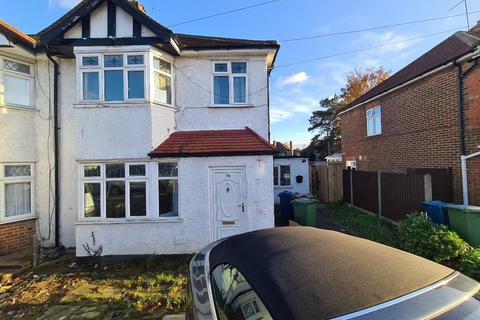House share to rent, Oakleigh Avenue, Edgware, HA8