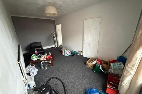2 bedroom flat to rent, London E12