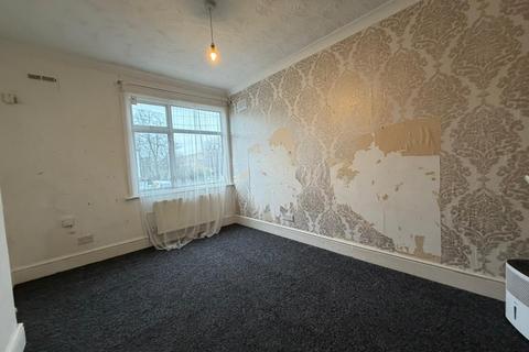 2 bedroom flat to rent, London E12