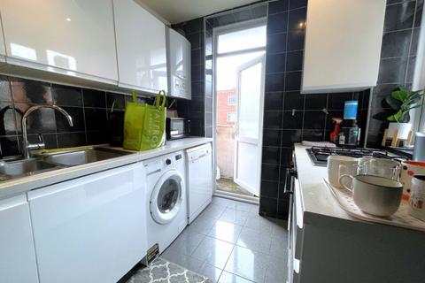 3 bedroom flat to rent, Paddington, London NW8