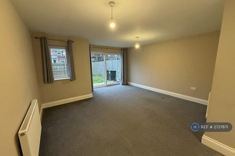 3 bedroom semi-detached house to rent, John Brooks Avenue, Smethwick, B66