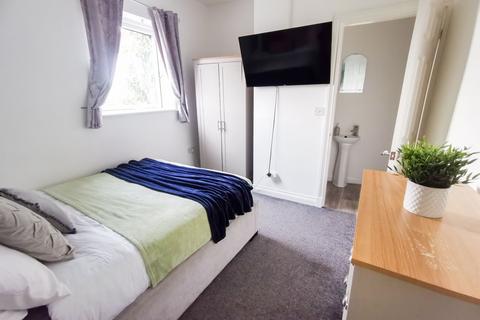 1 bedroom in a house share to rent, Room 6, Hungerford Road, Crewe, CW1
