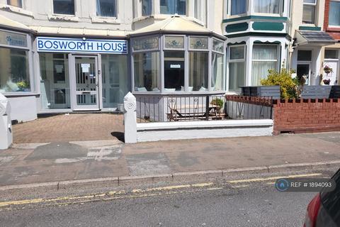 1 bedroom in a house share to rent, Barton Avenue, Blackpool, FY1