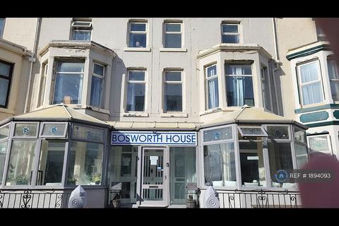 1 bedroom in a house share to rent, Barton Avenue, Blackpool, FY1