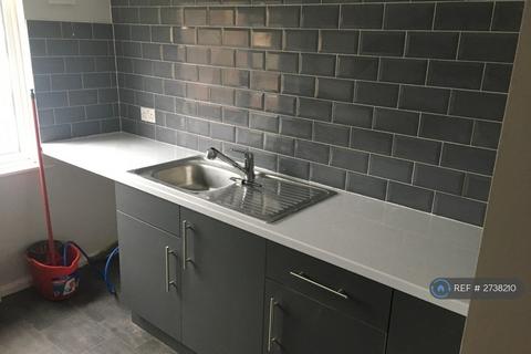 1 bedroom flat to rent, Queens Road, Crowborough, TN6