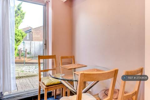 4 bedroom semi-detached house to rent, Lynchet Walk, Brighton, BN1
