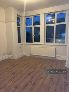 1 bedroom flat to rent, Genesta Road, Westcliff-On-Sea, SS0