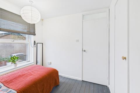 1 bedroom in a house share to rent, Canterbury Place - UBL