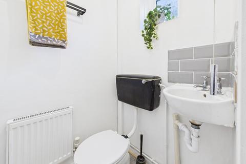 1 bedroom in a house share to rent, Canterbury Place - UBL