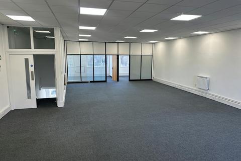 Office to rent, 350 Chiswick High Rd London W4 5TA