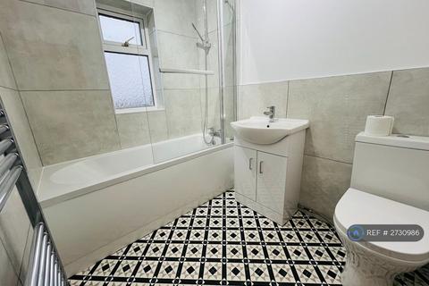3 bedroom semi-detached house to rent, Park Spring Gardens, Leeds, LS13