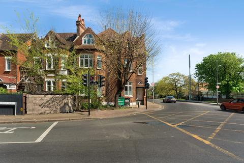 1 bedroom flat to rent, Bolingbroke Grove, SW11