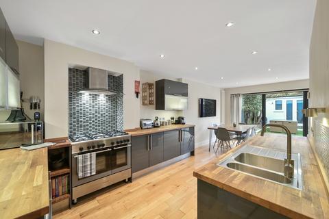 undefined, Hartfield Crescent, SW19