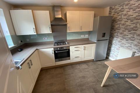 3 bedroom terraced house to rent, Derwentwater Road, Gateshead, NE8