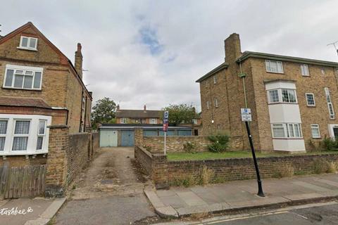 undefined, Somerset Road, Brentford TW8