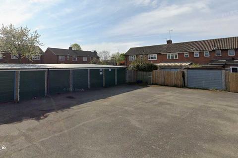 Garage to rent, Exeter Road, Feltham TW13