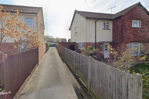 Garage to rent, Exeter Road, Feltham TW13