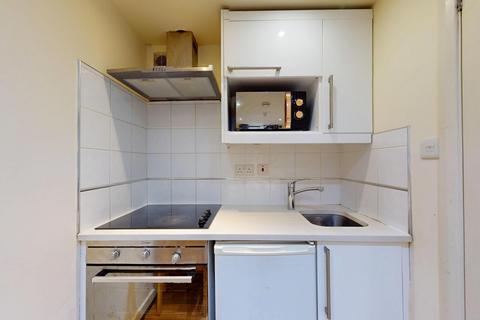 Studio to rent, Ash Grove