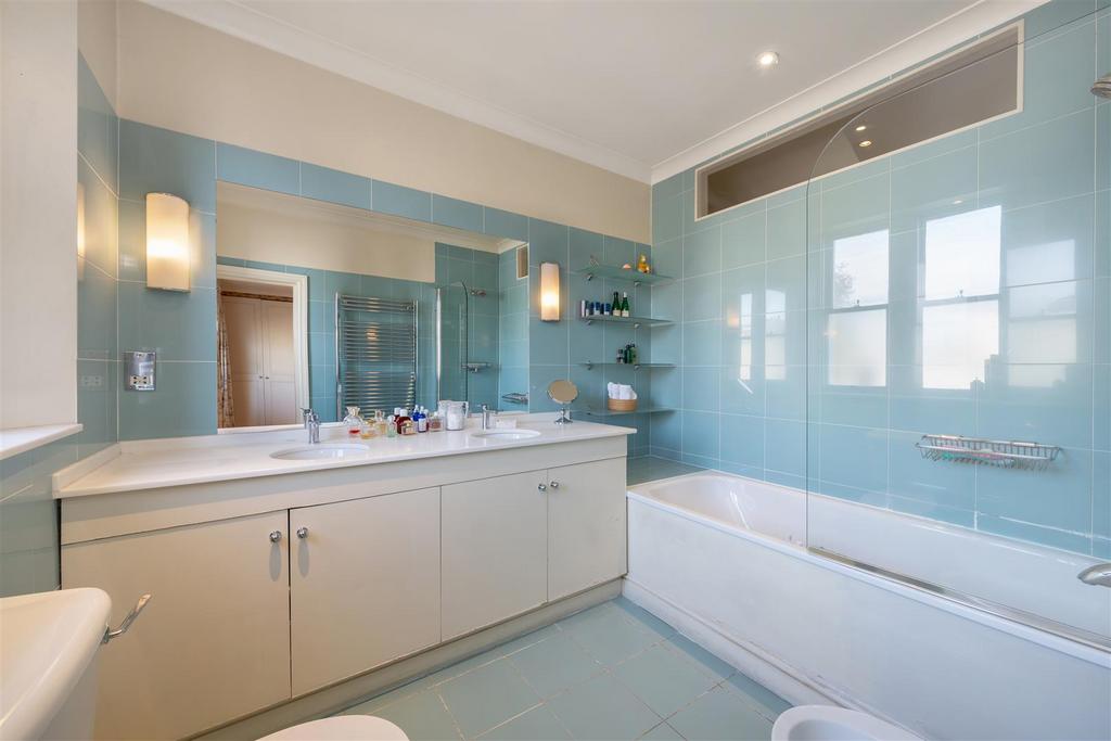 Flat 3, 3 Eaton Place Hi-20.jpg
