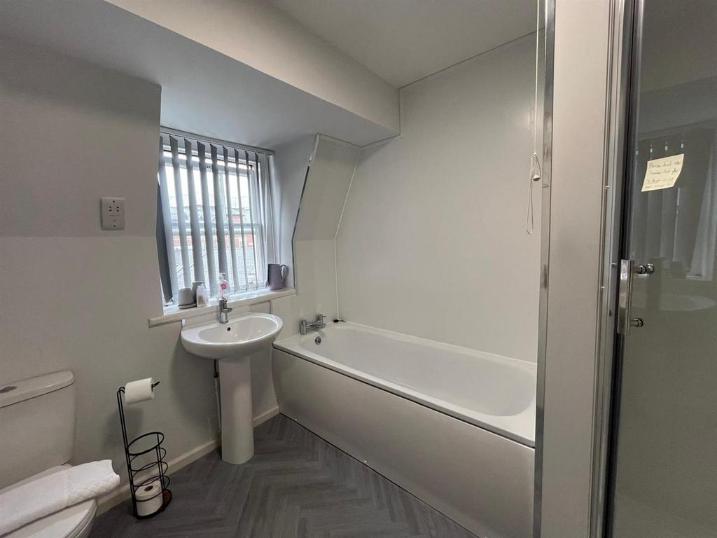 Main Bathroom