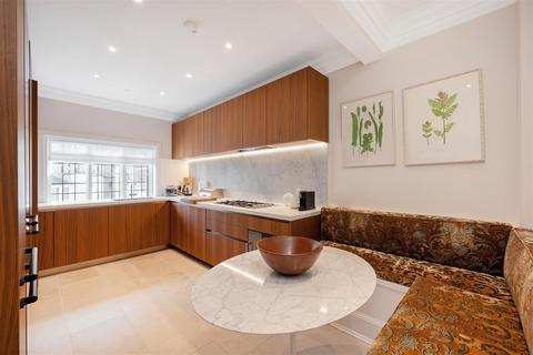 2 bedroom flat for sale, Walton Street, Knightsbridge, SW3