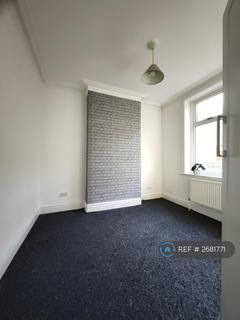 2 bedroom terraced house to rent, Scarlett Street, Burnley, BB11