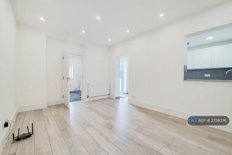 3 bedroom flat to rent, Westbury Avenue, London, N22
