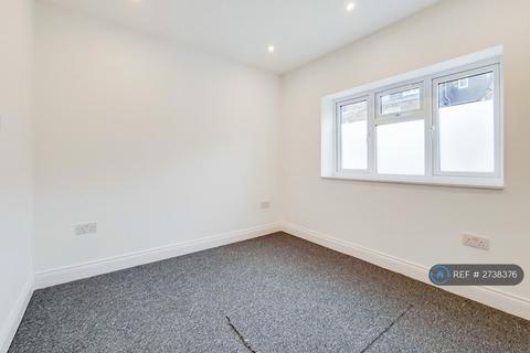 3 bedroom flat to rent, Westbury Avenue, London, N22