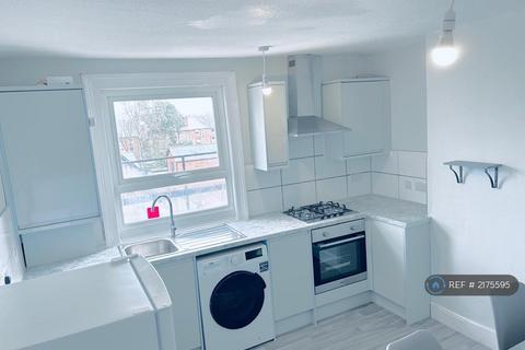 2 bedroom flat to rent, Russell Street, Reading, RG1