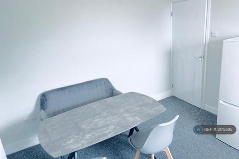 2 bedroom flat to rent, Russell Street, Reading, RG1