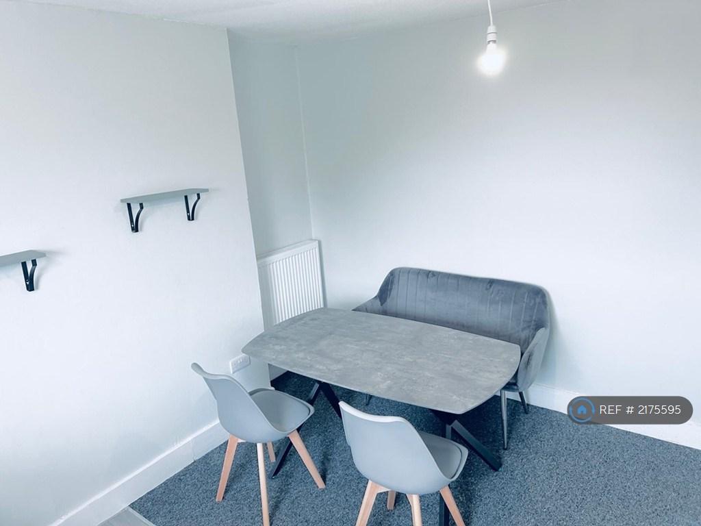 Lounge/Kitchen