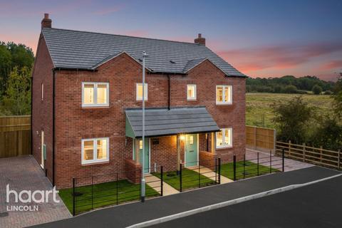 3 bedroom semi-detached house for sale, Royal Meadow, Leadenham