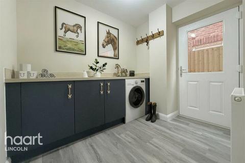 3 bedroom semi-detached house for sale, Royal Meadow, Leadenham