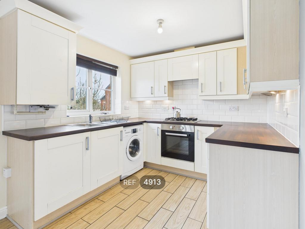 Kitchen / Living Area
