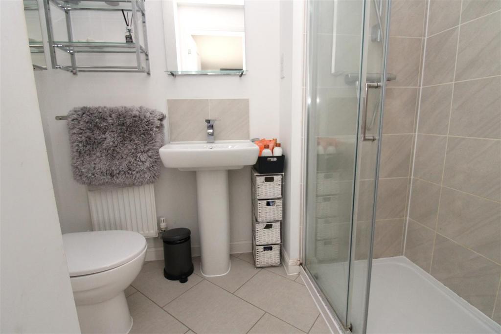 Ensuite.JPG