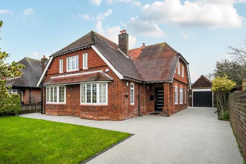 5 bedroom bungalow for sale - Warwick Road, Upper Shirley, Southampton, Hampshire, SO15