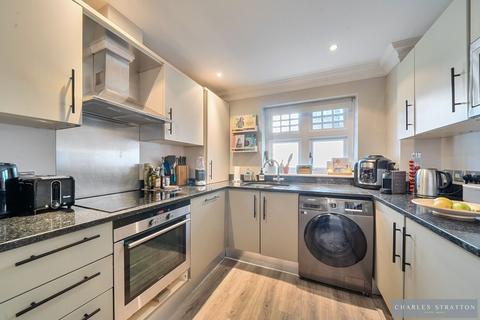 1 bedroom apartment for sale, Kingswood Lodge,  Main Road, Gidea Park