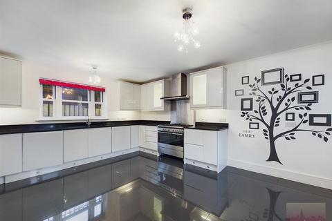 5 bedroom detached house to rent, Brickfields, Harrow on the Hill