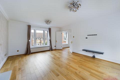 5 bedroom detached house to rent, Brickfields, Harrow on the Hill