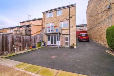 5 bedroom detached house for sale, Brooke Street, Brighouse