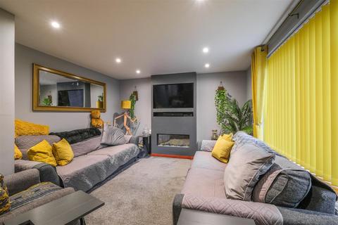 5 bedroom detached house for sale, Brooke Street, Brighouse