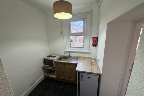 1 bedroom flat to rent, Glen Road, Bournemouth BH5