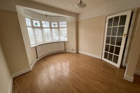 undefined, Luton LU4
