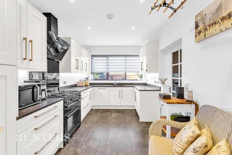 5 bedroom terraced house for sale, Wardle Road, Wardle, Ol12 9EL