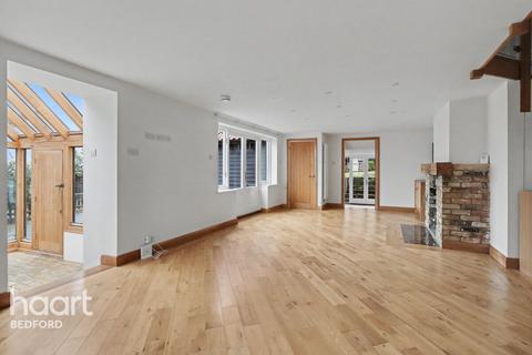 5 bedroom character property to rent, Warden Road, BIGGLESWADE