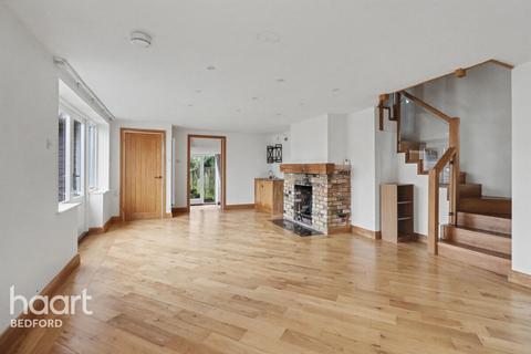 5 bedroom character property to rent, Warden Road, BIGGLESWADE