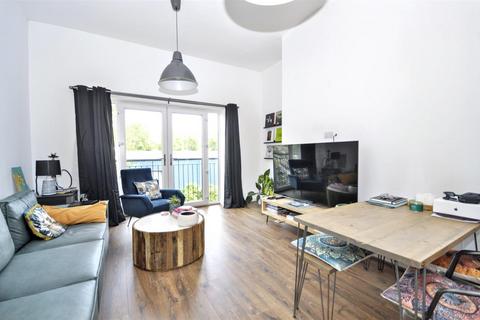 2 bedroom flat to rent, Wharf Court, Wharf Street, Warwick